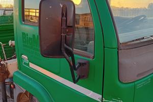 Nissan cabstar ribaltabile con gru