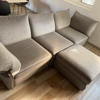 Divano componibile 4 posti con pouf 