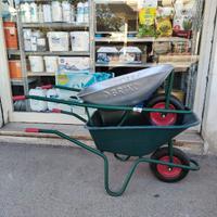 carriola in ferro / plastica