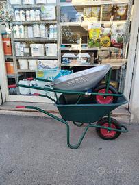 carriola in ferro / plastica