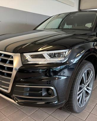 Audi Q5 40 TDI quattro S tronic Business Sport