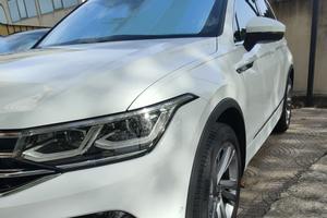 Volkswagen Tiguan 2.0 TDI 150 CV SCR DSG R-Line 20