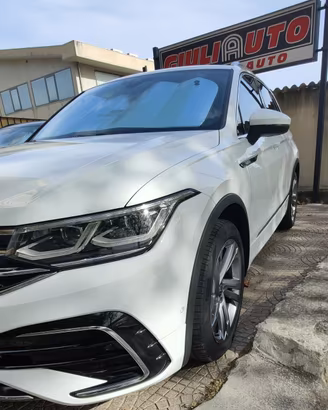 Volkswagen Tiguan 2.0 TDI 150 CV SCR DSG R-Line 20