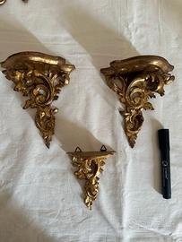 Tre mensoline dorate da porcellane. Venezia, 1700