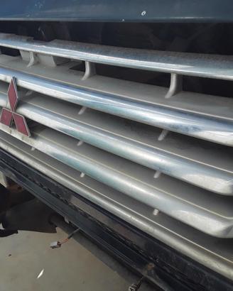 GRIGLIA ANTERIORE MITSUBISHI Pajero 2° Serie (91>