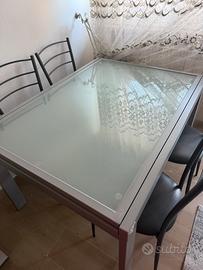 Tavolo allungabile vetro temperato e 4 sedie
