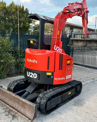 E197 ESCAVATORE 20 q KUBOTA GIROSAGOMA