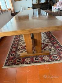 Tavolo per sala da pranzo o taverna