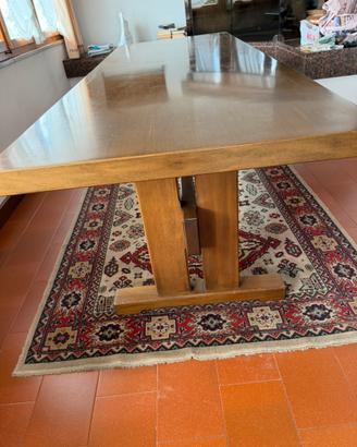 Tavolo per sala da pranzo o taverna