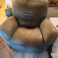 poltrona in pelle usata