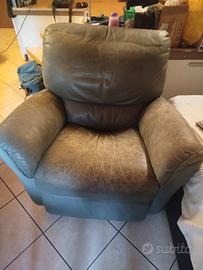 poltrona in pelle usata