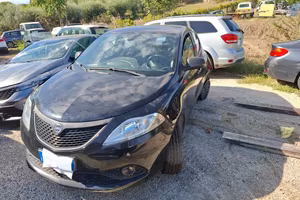 LANCIA YPSILON 19 BENZ/GPL SINISTRATA