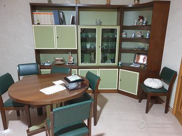 Mobile da salotto con vetrina