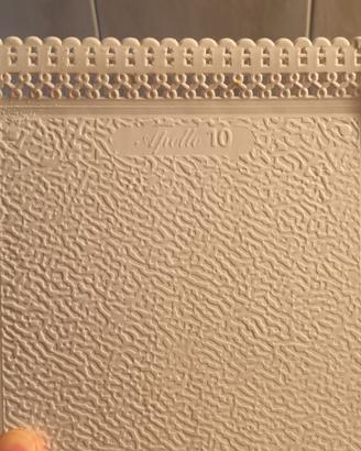 Sottotorta rettangolare bianco con pizzo