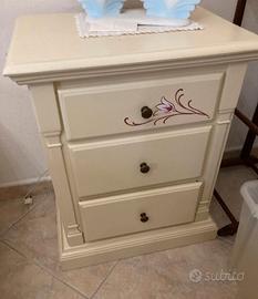 camera matrimoniale in legno massiccio