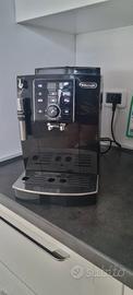 Macchina caffè DeLonghi Ecam
