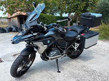 GS1250 TRIPLE BLACK FULL OPTIONAL