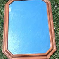 Specchio in legno ottagonale cm 70 x 50.