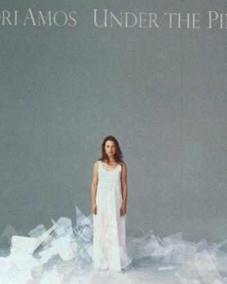 Tori Amos under the pink