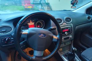 FORD FOCUS TITANIUM