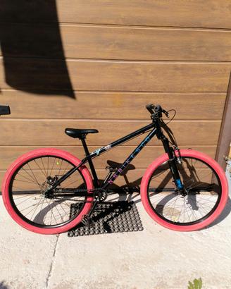 Bicicletta  Dirt Jump
