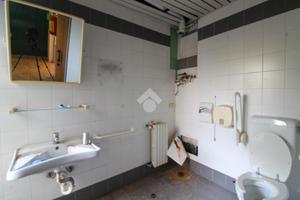 NEGOZIO A SAN ZENONE AL LAMBRO