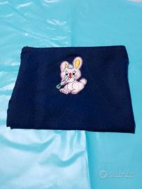 Astuccio per bambini fatto a mano.