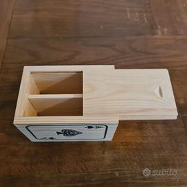 Scatola in legno per carte da gioco