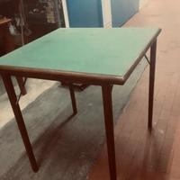 Tavolo apribile chiude altezza 80X 74 larghezza