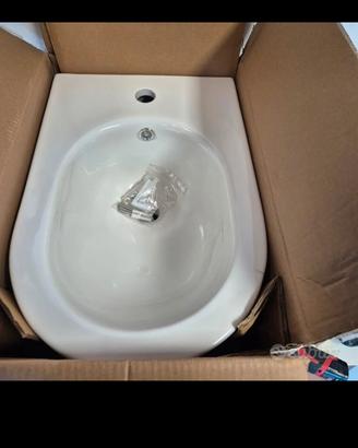 bidet in ceramica bianco lucido