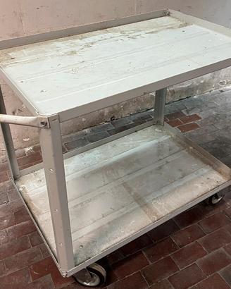 Carrello porta utensili