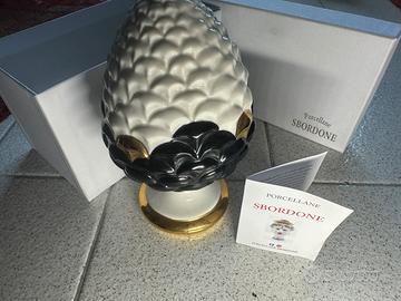 Pigna decorata a mano sbordone