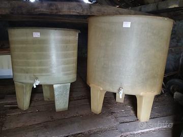 n. 2 BOTTI IN VETRORESINA