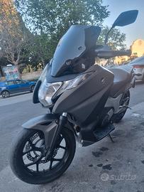 Honda Integra 750
