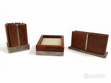Set da scrivania vintage in legno e metallo.