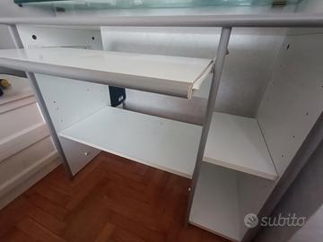 scrivania porta computer 