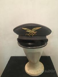 Berretti delle ex guardie forestali