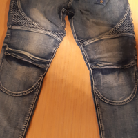Pantaloni moto e scarpe