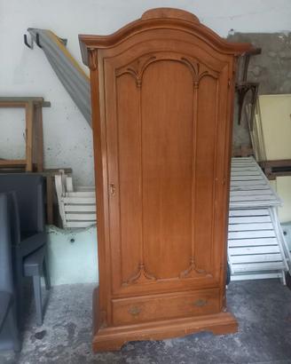 ARMADIO  STILE ANTICO