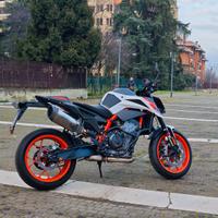 KTM 890 Duke