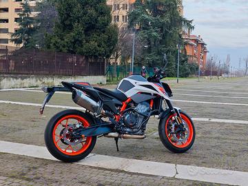 KTM 890 Duke