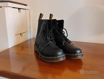dr Martens modello Virginia - pari al nuovo -