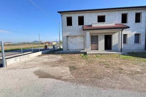 Villa di 155 m² con più di 5 locali e box auto a S