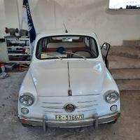 Auto d'epoca Fiat 600