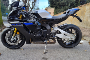 Yamaha R-1 M conservata km 0