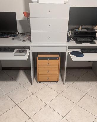 Scrivania con doppia postazione e cassettiera 