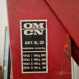 Sollevatore idraulico