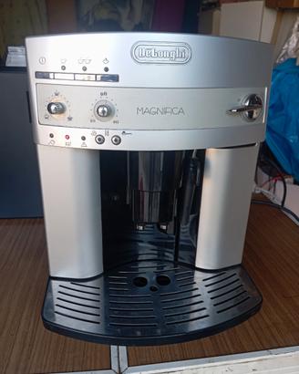 macchina caffè in grani DeLonghi 
