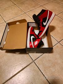 Air Jordan  1 MID rosse