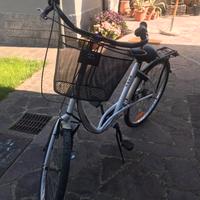 Bici declathon beige e bianca